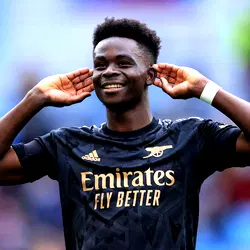 Saka agrees new long-term deal with Arsenal