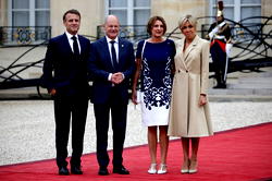Macron welcomes world leaders ahead of Olympics ceremony