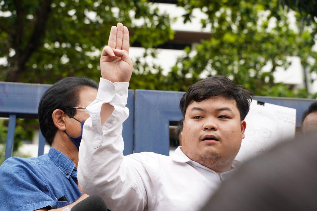 Thai activist sent to prison for insulting king