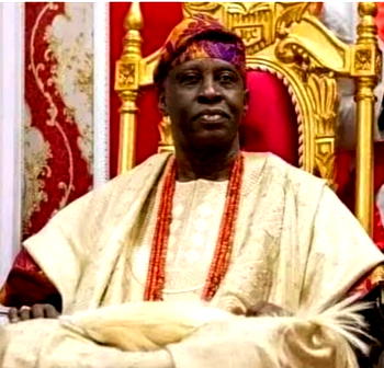 Face-off: Oyo CP brokers peace between Soun of Ogbomoso, Chief Imam