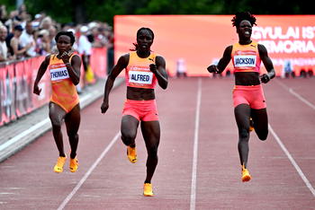 World 200m champion Jackson suffers pre-Olympic injury scare