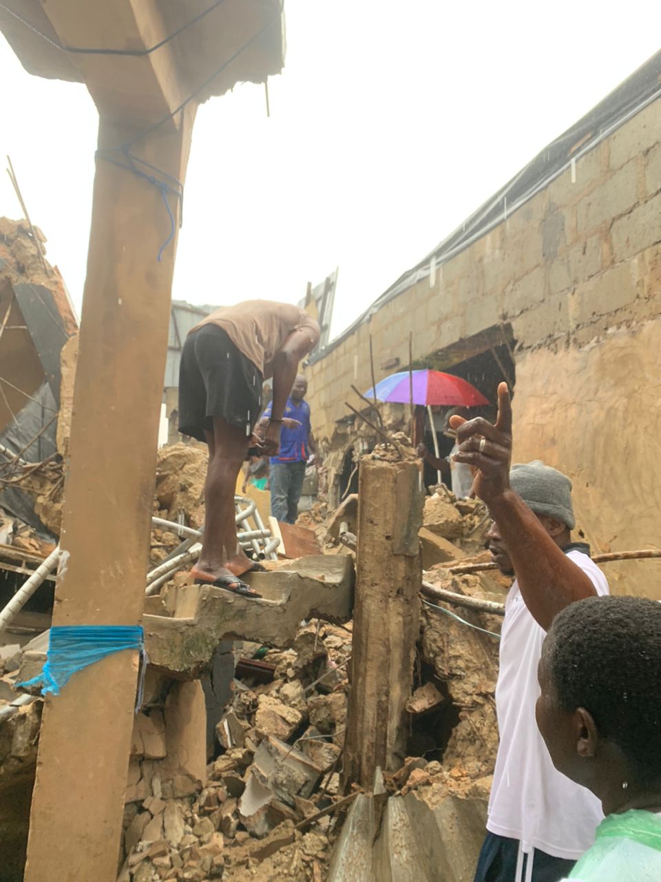 Flooding: 1yr-old baby, six others escape death in Lagos building collapse