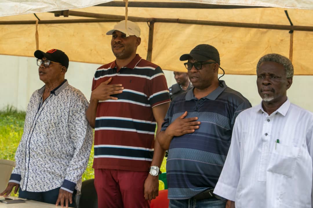 21 over 21 Support Group collapses into APC