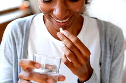 Common painkiller reduces women’s risk of deadly cancer