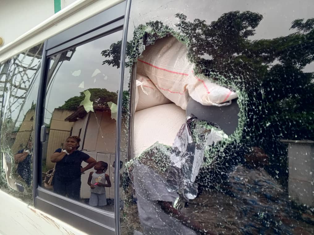 3 injured as hoodlums attack palliative-ladened bus in Cross River