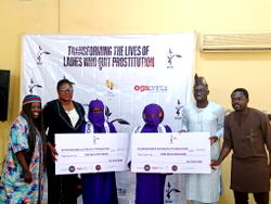 Group gives N2m grants to ex-s3x workers for business