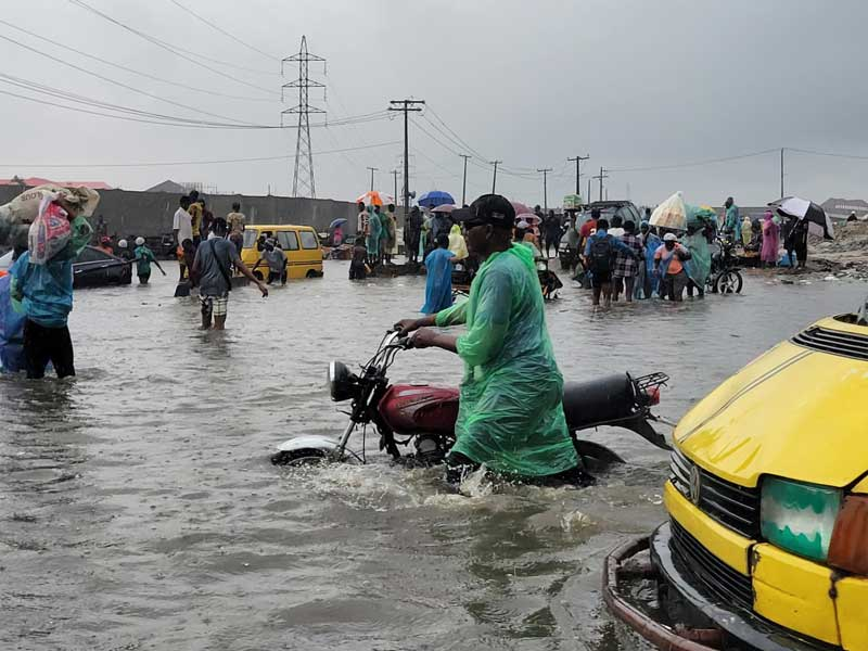 Aftermath of heavy rain: Chaos, lamentations as flood grounds Lagos