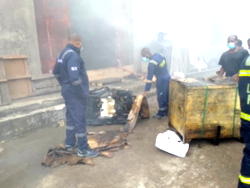 Fire guts warehouse in Lagos