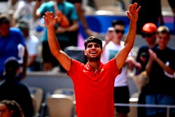 Alcaraz into Olympic semi-finals, closer to Djokovic clash