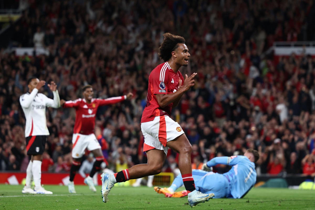 Manchester United beat Fulham 1-0 in opening game of Premier League season