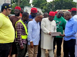 Umahi lauds Mbah’s partnership with FG to fix South-east roads