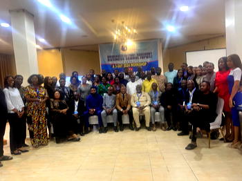 Turn ideas to products, Oshinaga challenges MBA workshop participants