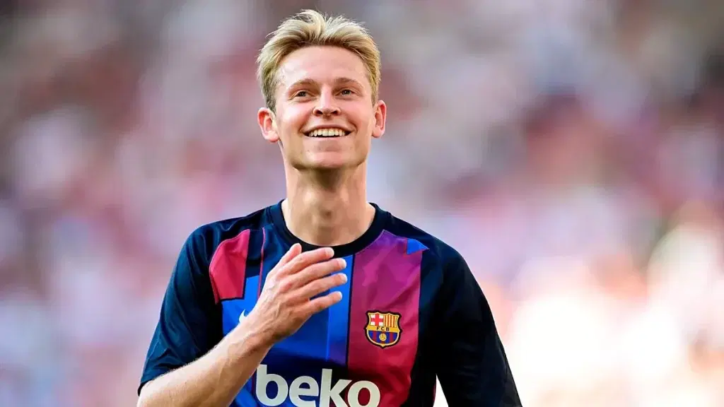 De Jong pens new Barca deal to 2029