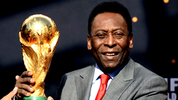 Pele’s World Cup jersey fetches $4.9 million at US auction