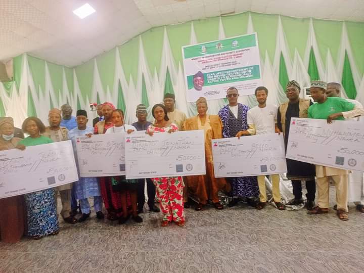 Hardship: Taraba Govt distributes N524m to 10,409 persons