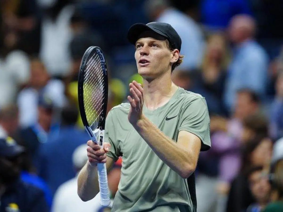 Australian Open: Sinner surges into last 16 on ‘great day’ for happy couple