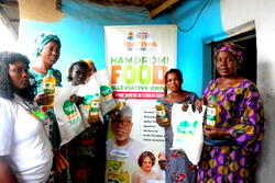 Hardship: Makinde, wife distribute palliatives to rural Women in Akure North