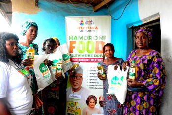 Hardship: Makinde, wife distribute palliatives to rural Women in Akure North
