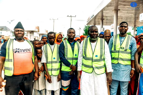 Humanity First feeds over 1,000 displaced flood victims