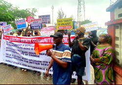 Video: Lagos community protests high electricity tariff, demands exclusion from Band A