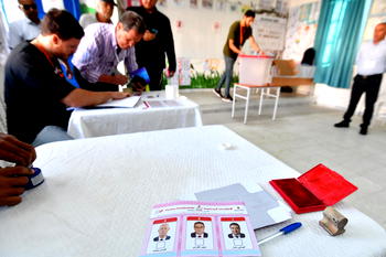 Tunisia polling stations open for presidential election