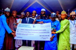 Dasuki gives 200 scholarships, provides support for farmers, women in his constituency