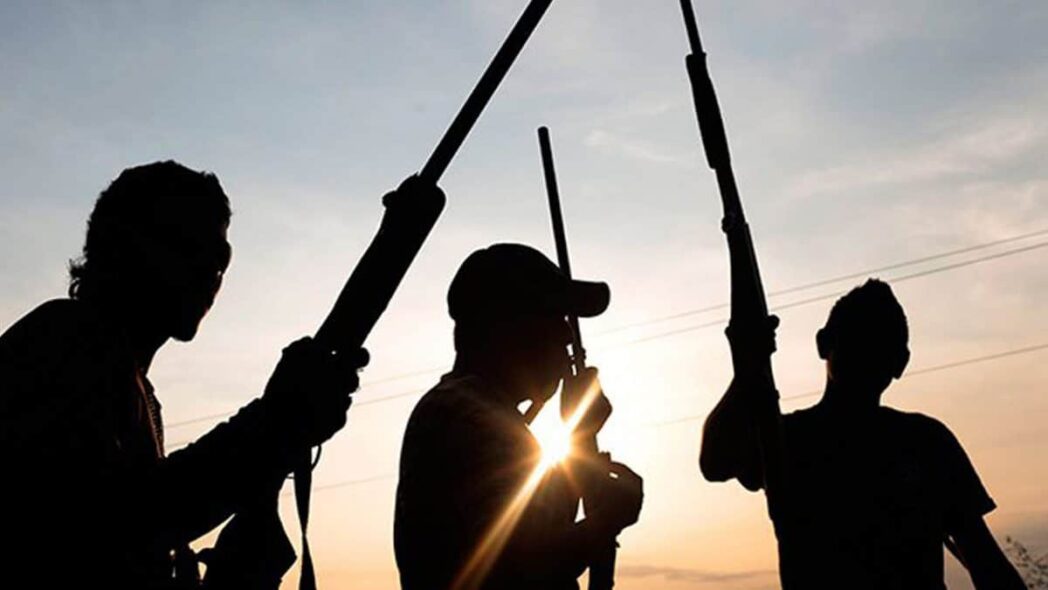 Police officer killed, 2 Chinese abducted by gunmen