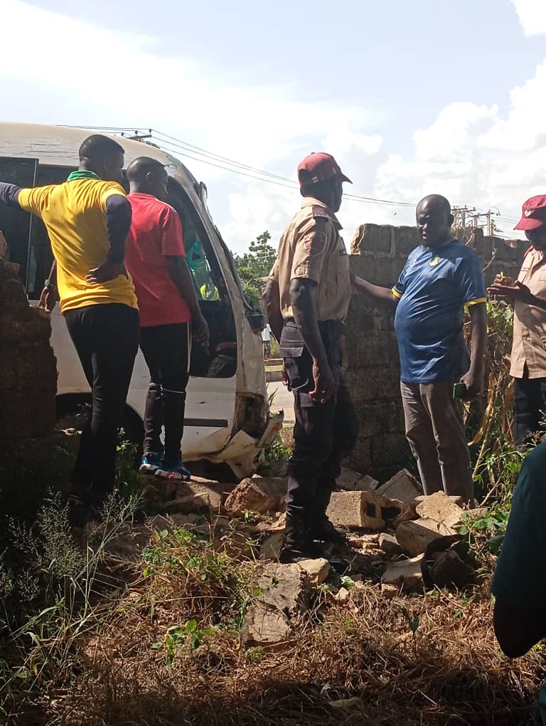 Photos: Driver, players injured as Kano Pillars team bus crashes