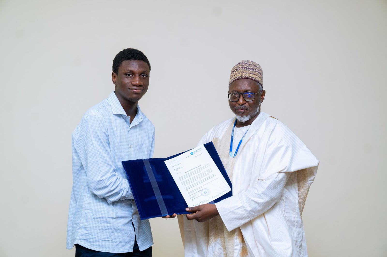 Nile University of Nigeria has awarded a full scholarship to Alayande David, the joint top scorer of the 2024 Joint Admissions and Matriculation Board (JAMB) examination.  Alayande David, a 17-year-old student from Zamani College, Kaduna, made headlines with his exceptional score of 367 (out of 400) in the 2024  JAMB exams.