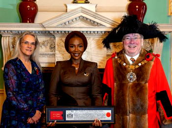 Olori Atuwatse III awarded Freedom of the City of London