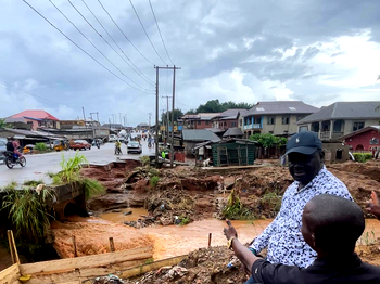 Oyo flood: Makinde tours area, pledges govt support