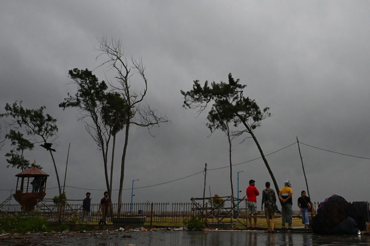 More than a million Indians flee as cyclone approaches