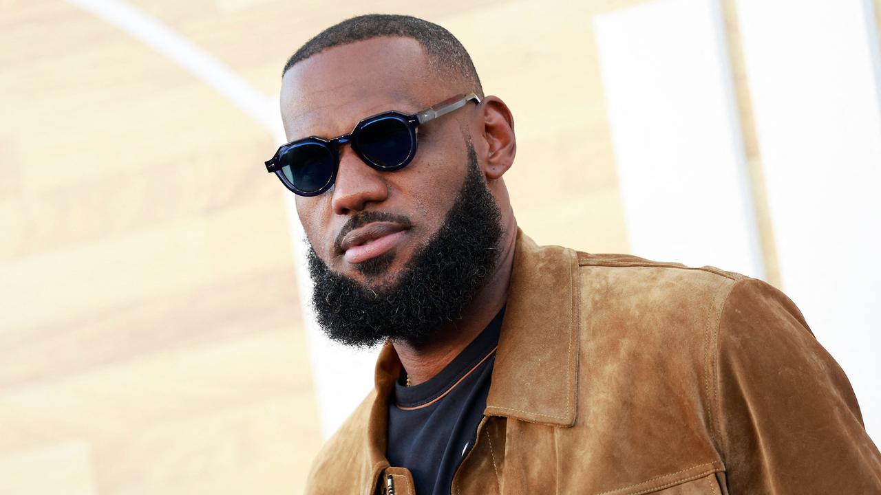 LeBron James to appear in New York with NBA future unknown