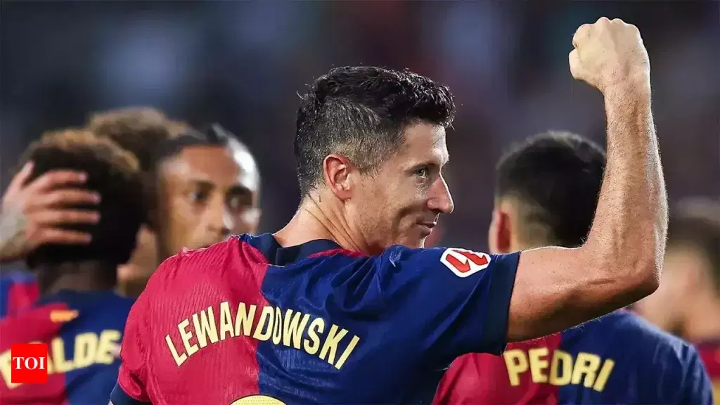 Lewandowski suffers hamstring injury, may miss Barca’s season opener