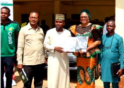 Edo govt empowers MSMEs in Agenebode with access to credit