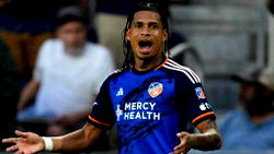 Ecuador midfielder Marco Angulo dies after car crash