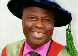 NAUS passes vote of confidence in FUOYE VC, Fasina