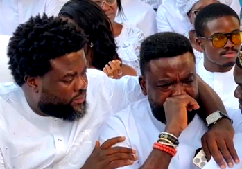 Video: Actor Aremu Afolayan apologises to brother, Kunle, at mother’s service of songs