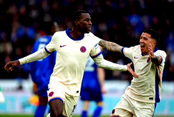 Jackson, Fernadez score as Chelsea beat Leicester