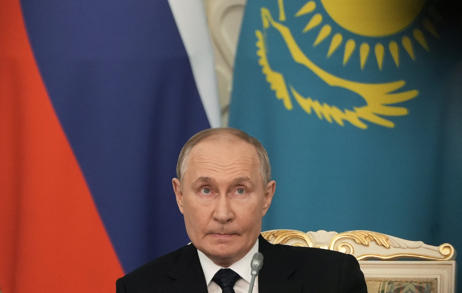 Putin threatens Ukraine with new hypersonic missile