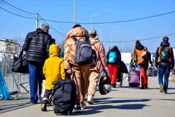 Top 10 countries that receive the most refugees