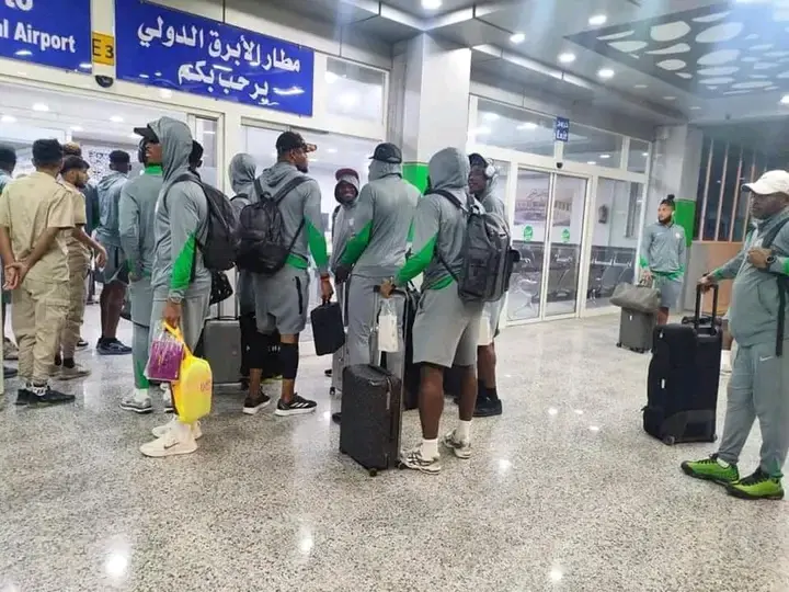 Travel agents warn of job losses over dollarisation of air tickets