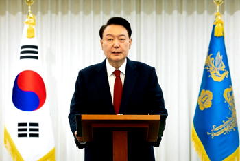 S. Korea court issues arrest warrant for impeached president Yoon