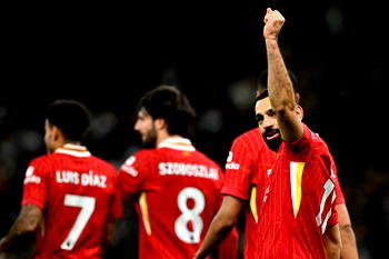 Mo Salah stars as rampant Liverpool thrash Tottenham in nine-goal thriller