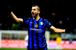 Inter top of Serie A after sweeping aside Cagliari