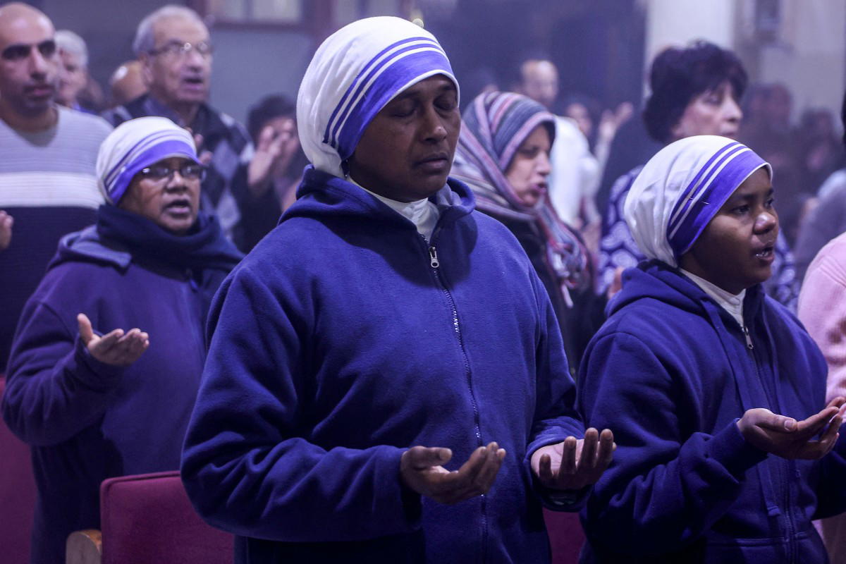 Pope kicks off Christmas under shadow of war