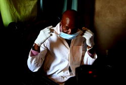 Zimbabweans turn to herbalists over ailing health system