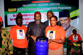 Ogene empowers 50 Ogbaru women with ₦50,000 and Gas cookers after renewable energy training