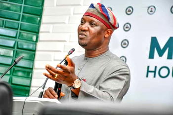 Akinlayo salutes constituents, Nigerians ahead of 2025