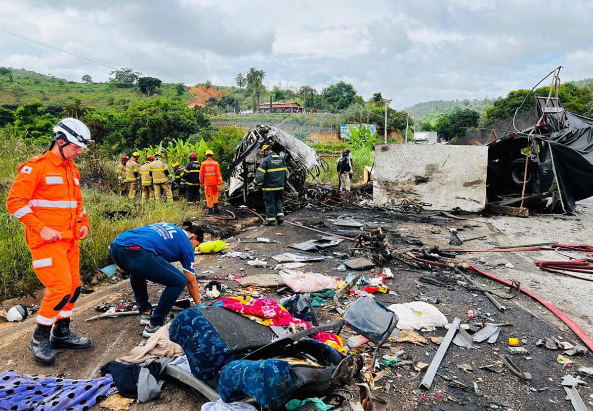 At least 22 die in bus accident in southeastern Brazil